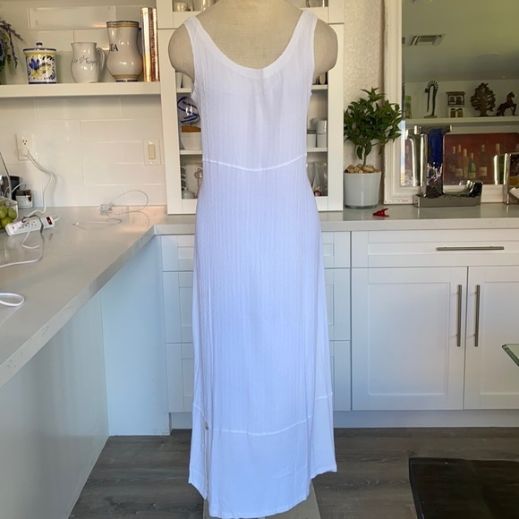 the white house Dresses Crepe Dress Maxi Bright White Poshmark